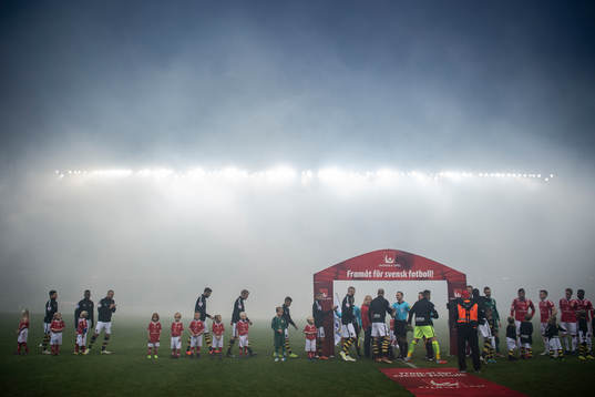 Rök över Guldfågeln Arena