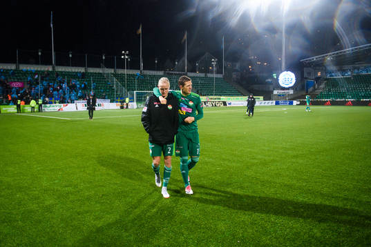 Dalkurds Henrik Löfkvist och Alex De John deppar