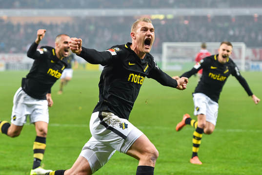 s Robin Jansson jublar
