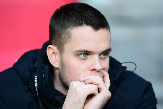 s målvakt Oscar Linnér på läktaren
