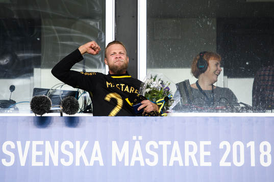 s Daniel Sundgren jublar