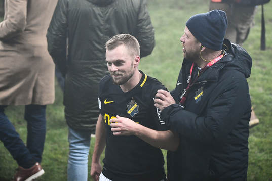 s Sebastian Larsson