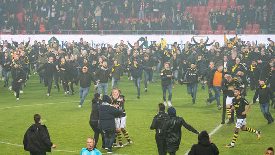 spelarna jublar