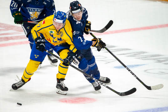 Dennis Rasmussen #17, SWE, Ville Leskinen #24, FIN