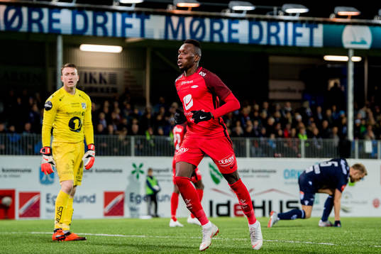 Daouda Bamba of Brann celebrates