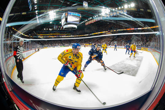 Anton Lander #58, SWE, Veli-Matti Vittasmäki #7, FIN
