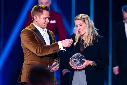 Anja Mittag tilldelas priset Årets Forward