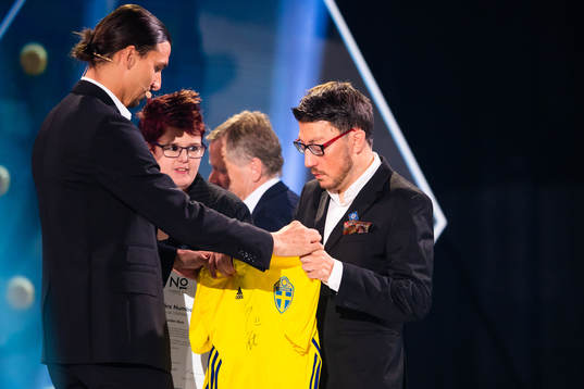 Grunden Bois tilldelas Nr.10 stipendiet av Zlatan