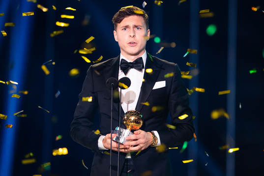 Victor Nilsson Lindelöf tilldelas Guldbollen