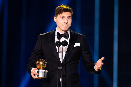 Victor Nilsson Lindelöf tilldelas Guldbollen