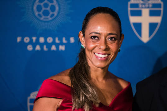 Flavia Kurtis, dotter till Péle