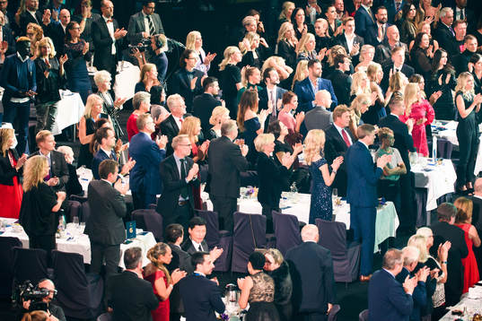 Stående ovationer för Lotta Schelin