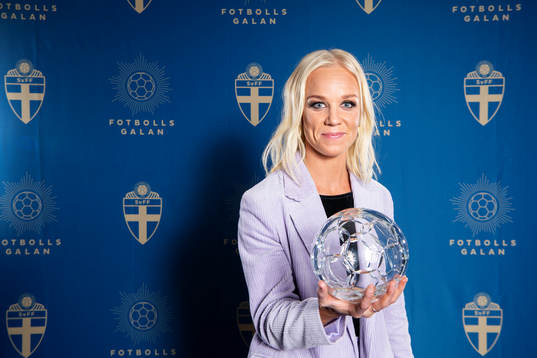 Årets mittfältare dam, Caroline Seger