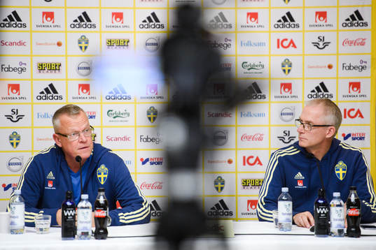 Sveriges förbundskapten Janne Andersson och kommunikatör
