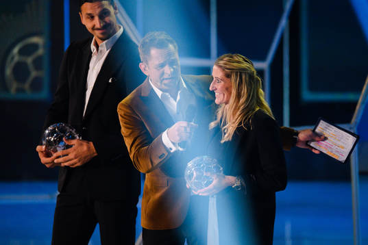 Zlatan Ibrahimovic och Anja Mittag tilldelas priset Årets