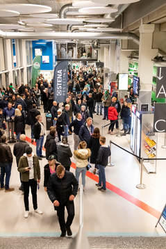 Publiken i väntan på att matchen ska börja