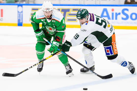 Rögles Kodie Curran och Färjestads Linus Johansson