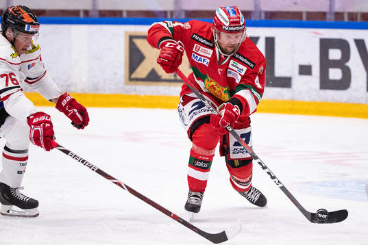 Moras Viktor Amnér och Örebros Jere Sallinen