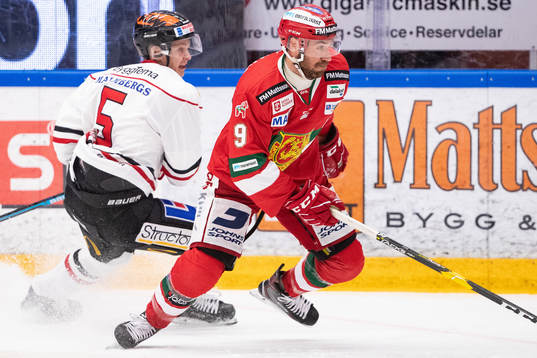 ???Andrew Rowe och Örebros Gustav Backström