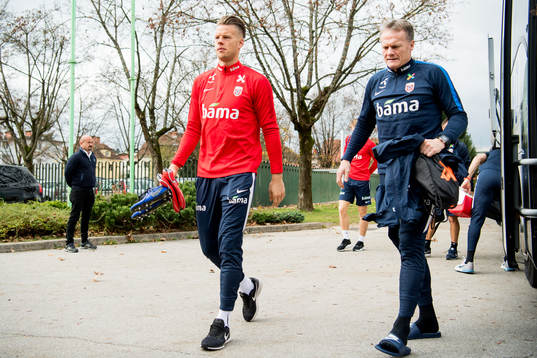 Goalkeeper Ørjan Håskjold Nyland of Norway and Frode