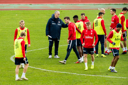 Iver Fossum, Lars Lagerbäck, head coach of Norway, Håvard