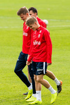 Alexander Sørloth and Martin Ødegaard of Norway