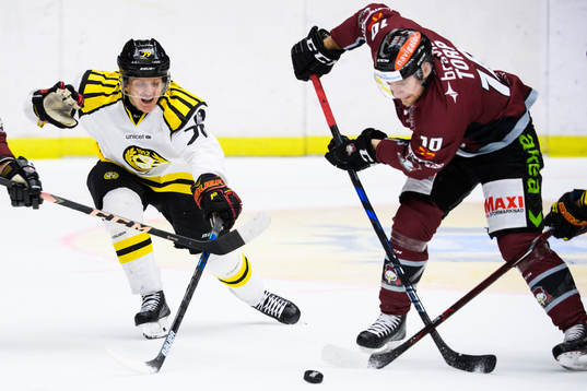 Brynäs Daniel Mannberg och Malmö Redhawks Nicolas Torp