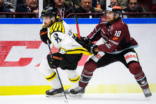 Brynäs Robert Kousal och Malmö Redhawks Nicolas Torp