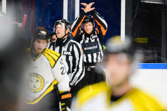 Domare Andreas Harnebring dömmer straff
