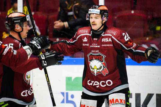 Malmö Redhawks Emil Molin jublar