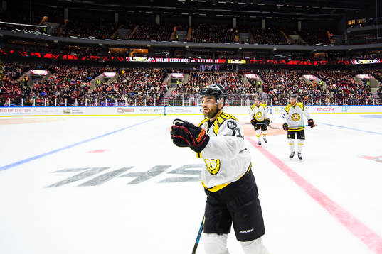 Brynäs Robert Kousal jublar