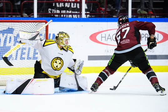 Malmö Redhawks Konstantin Komarek gör 3-2 bakom Brynäs