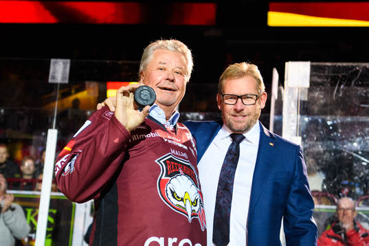 Percy Nilsson och Malmö Redhawks sportchef Patrik