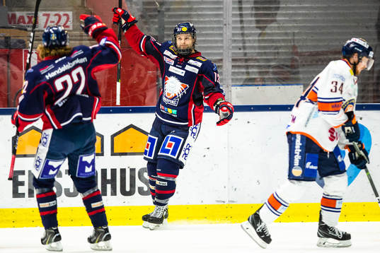 Linköpings Andrew Gordon jublar
