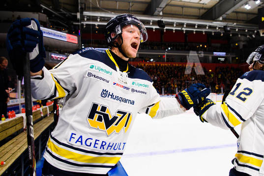 s Johan Johnsson jublar