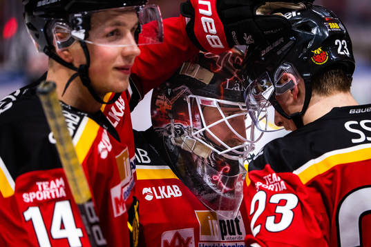 Luleås Jonas Berglund, målvakt Joel Lassinantti och