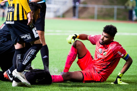 Häckens målvakt Jonathan Rasheed får vård U21 finalen i