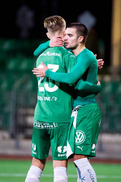 Hammarbys Hampus Söderström och Vladimir Rodic jublar