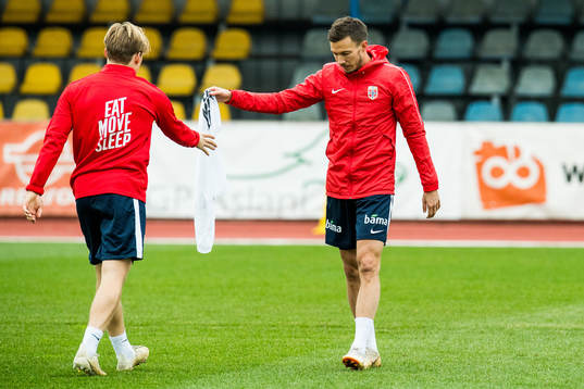 Jonas Svensson and Martin Linnes of Norway