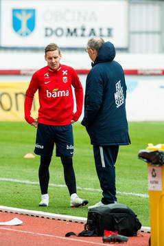 Stefan Johansen of Norway and Lars Lagerbäck, head coach