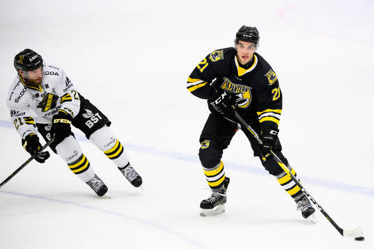 s Christian Sandberg och Panterns Lucas Haudum