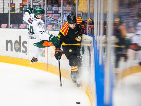 Färjestads Michael Lindqvist och Brynäs Lukas Kilström i