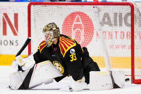 Brynäs målvakt Tomi Karhunen släpper in 2-3 för