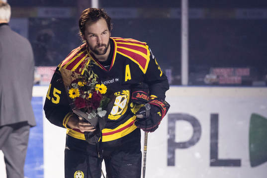 Brynäs Simon Bertilsson hyllas