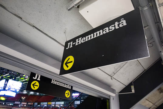 En skylt med texten Hemmastå innan ishockeymatchen i SHL