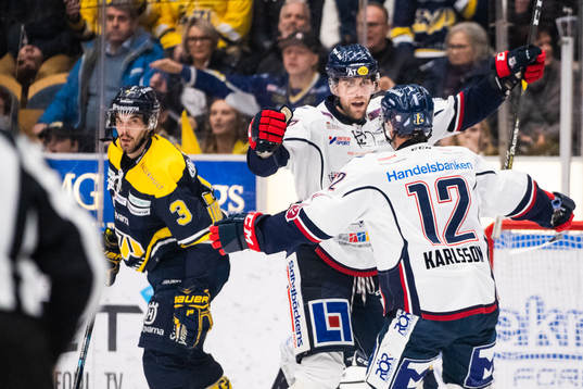 Linköpings Dan Pettersson och Sebastian Karlsson jublar