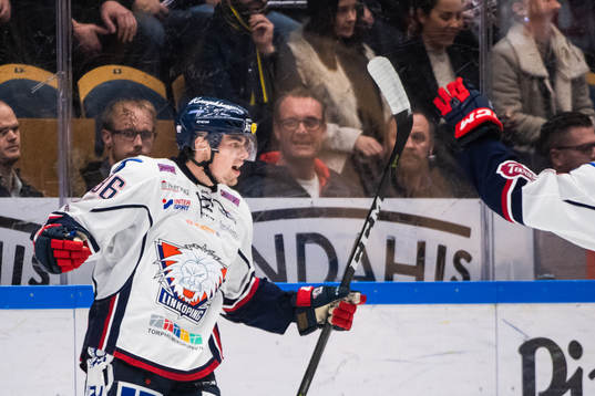 Linköpings Filip Karlsson jublar
