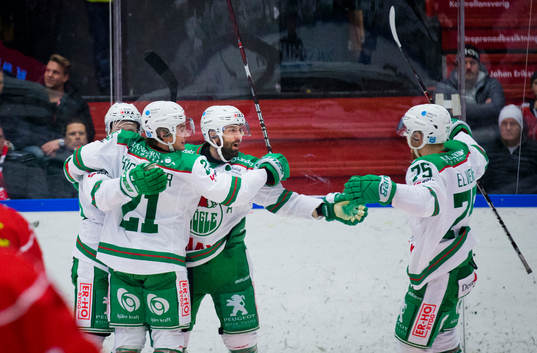 Rögles Taylor Matson gör 0-2 och jublar