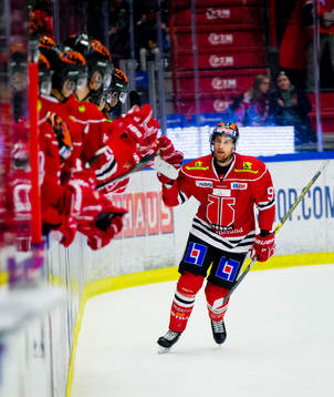 Örebros Tylor Spink gör 1-2 och jublar