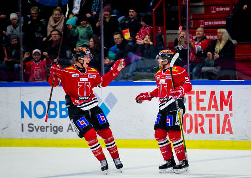 Örebros Tylor Spink gör 1-2 och jublar med Christopher